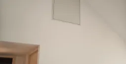 Création de cloisons sèches en BA13, isolation des combles en laine de bois, peinture globales des murs, pose d’un parquet stratifié 