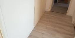 Création de cloisons sèches en BA13, isolation des combles en laine de bois, peinture globales des murs, pose d’un parquet stratifié 