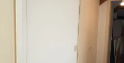 Création de cloisons sèches en BA13, isolation des combles en laine de bois, peinture globales des murs, pose d’un parquet stratifié 