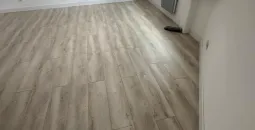 Création de cloisons sèches en BA13, isolation des combles en laine de bois, peinture globales des murs, pose d’un parquet stratifié 